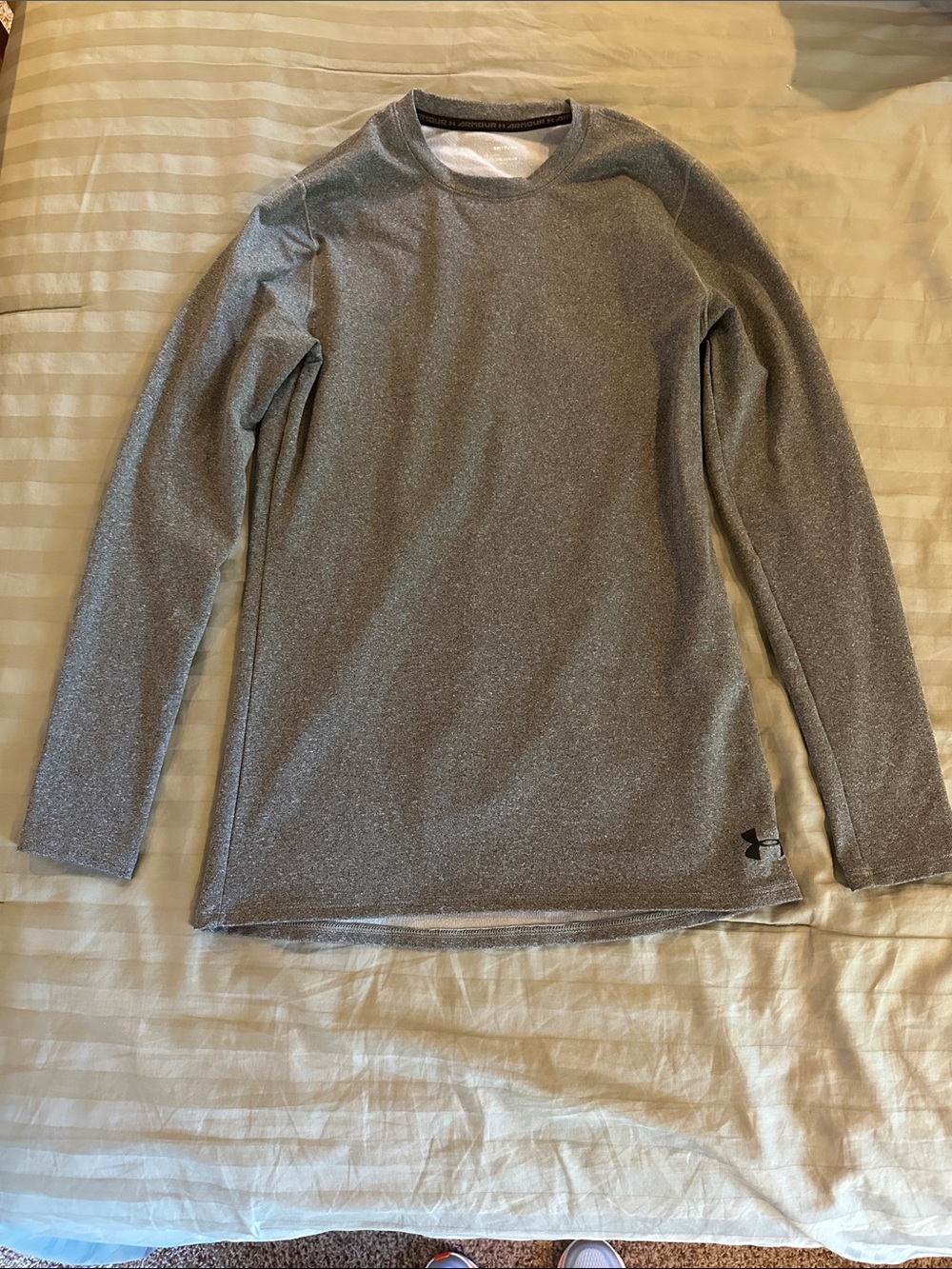 Under Armour Cold Gear Fitted  Silver-Gray Long Sleeve Athletic Shirt
